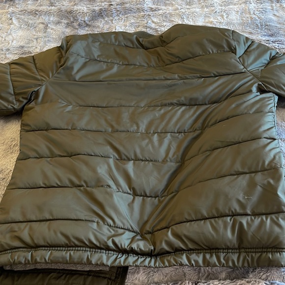 Hollister olive puffer jacket - Picture 7 of 7